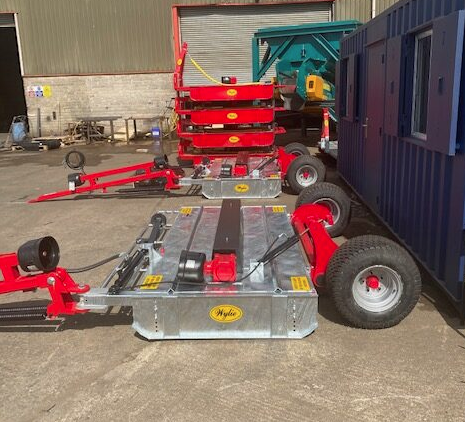 Wylie 8ft 12 blade galvanised trailed topper