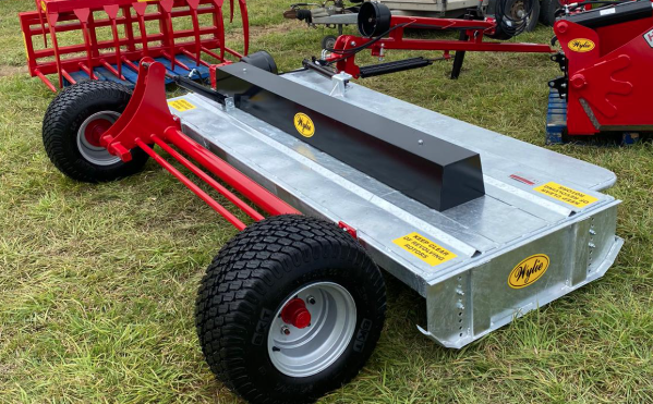 Wylie 9ft Galvanised 18 blade trailed topper - Image 2